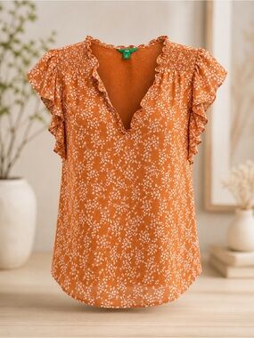 DIP Women’s Size Medium Flowy Floral Capped Sleeve V-Neck Lined Top